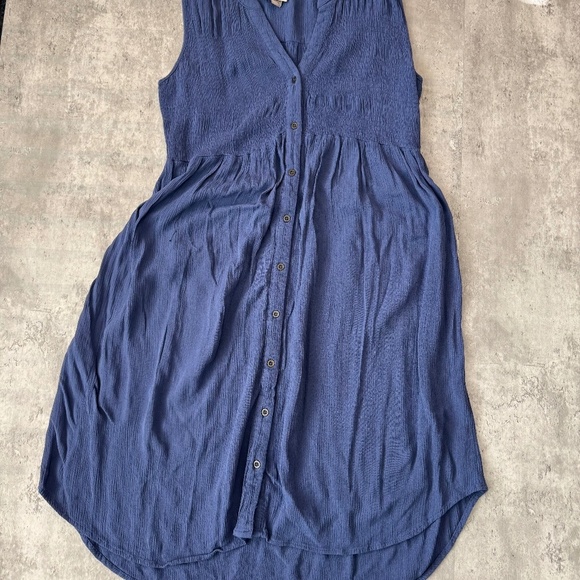 Blue smocked sleeveless midi shirt dress button down beach cover dress women’s M - Picture 2 of 6